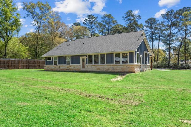 382 W Rollingwood Street, Pinehurst, TX 77362