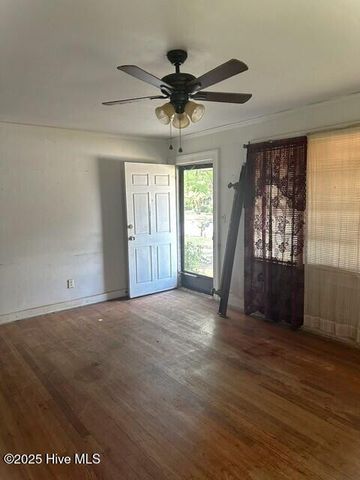 107 Woodside Road, Greenville, NC 27834