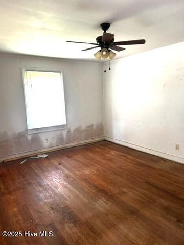 107 Woodside Road, Greenville, NC 27834