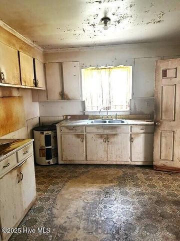 107 Woodside Road, Greenville, NC 27834