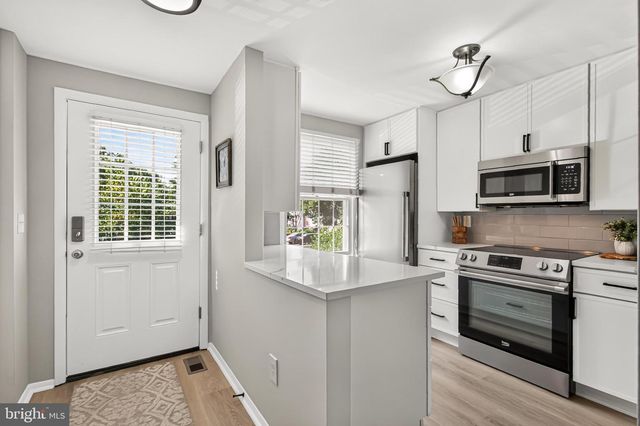 2810 NEW PROVIDENCE CT, Falls Church, VA 22042