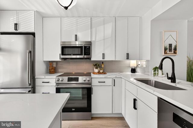 2810 NEW PROVIDENCE CT, Falls Church, VA 22042