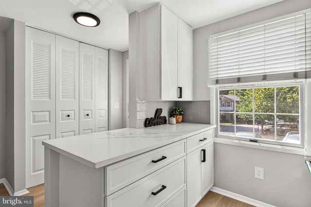 2810 NEW PROVIDENCE CT, Falls Church, VA 22042