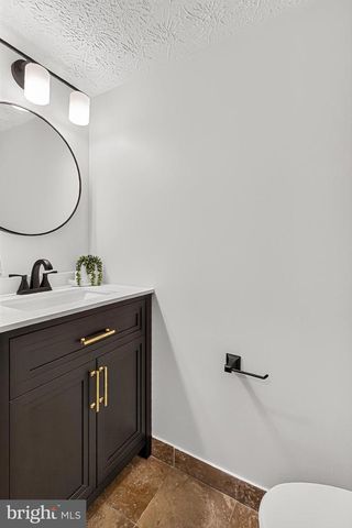 2810 NEW PROVIDENCE CT, Falls Church, VA 22042