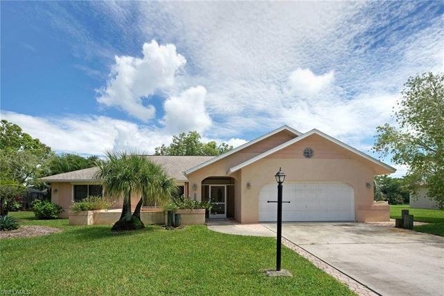 4220 Glasgow CT, North Fort Myers, FL 33903