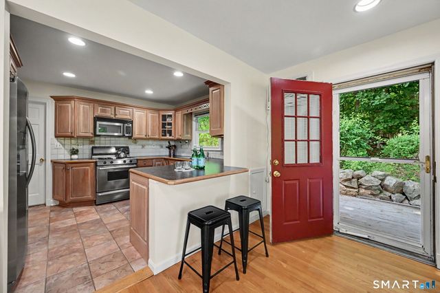 8 Ernel Drive, Greenwich, CT 06878