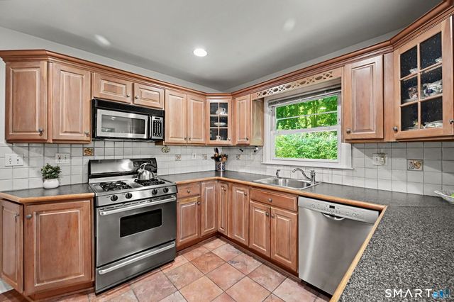 8 Ernel Drive, Greenwich, CT 06878