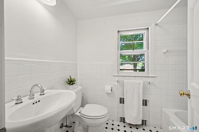 8 Ernel Drive, Greenwich, CT 06878