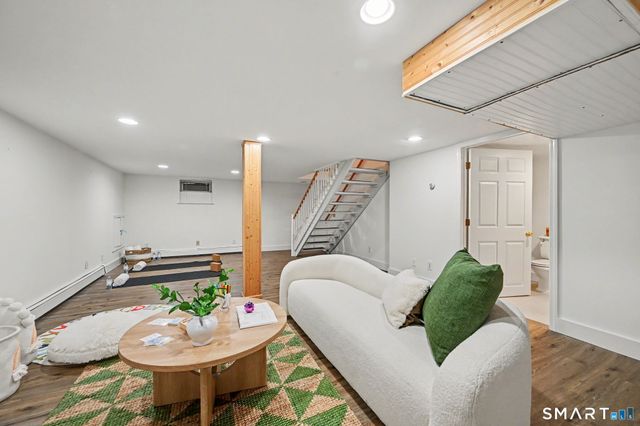 8 Ernel Drive, Greenwich, CT 06878