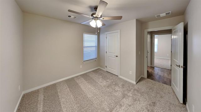 5317 Malpaso Creek Drive, Mustang, OK 73064