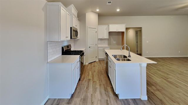 5317 Malpaso Creek Drive, Mustang, OK 73064