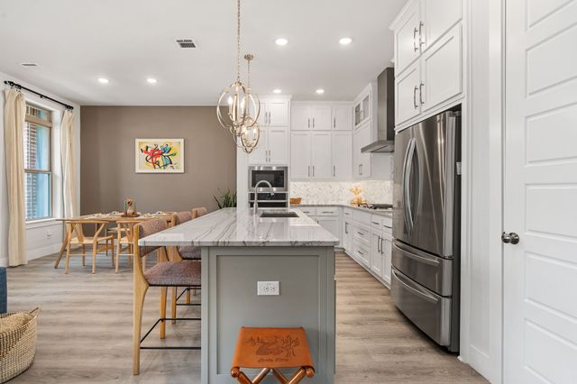 1065 Manacor Lane, Dallas, TX 75212