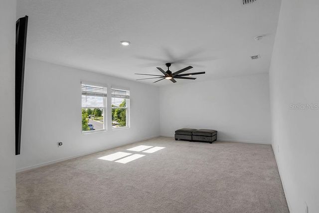 1033 CALICO POINTE CIRCLE, Groveland, FL 34736