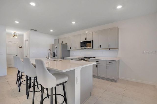 1033 CALICO POINTE CIRCLE, Groveland, FL 34736