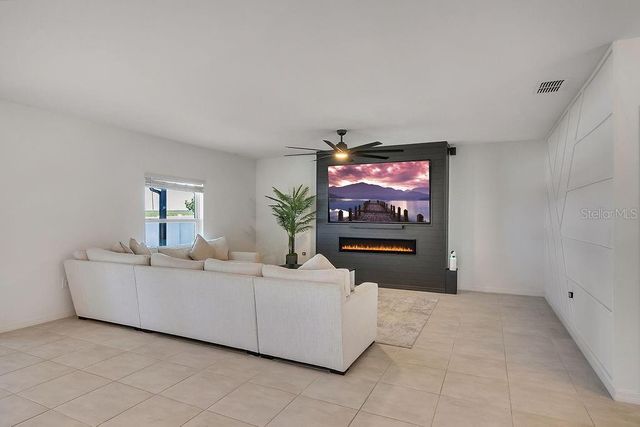 1033 CALICO POINTE CIRCLE, Groveland, FL 34736