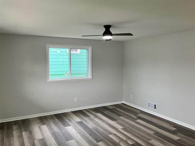 3160 Cleveland Avenue, Kansas City, KS 66104