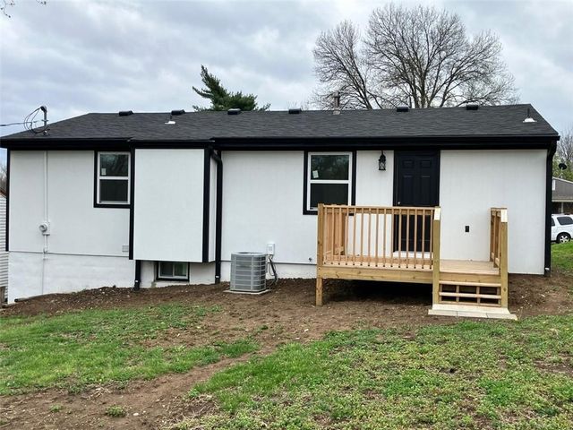 3160 Cleveland Avenue, Kansas City, KS 66104