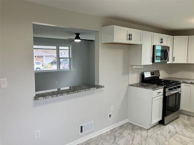 3160 Cleveland Avenue, Kansas City, KS 66104