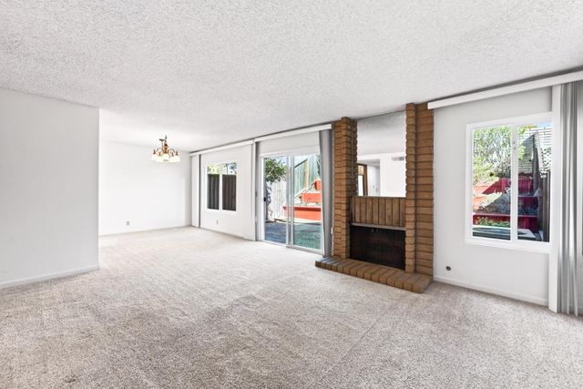 22821 Longdown Road, Cupertino, CA 95014