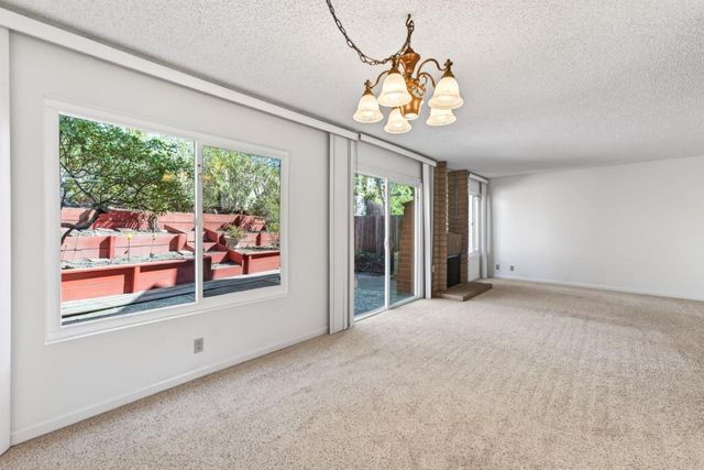 22821 Longdown Road, Cupertino, CA 95014