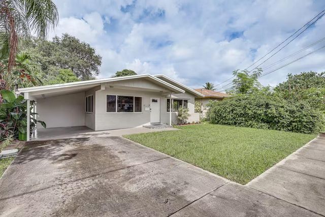 124 SW 2nd Street, Hallandale Beach, FL 33009