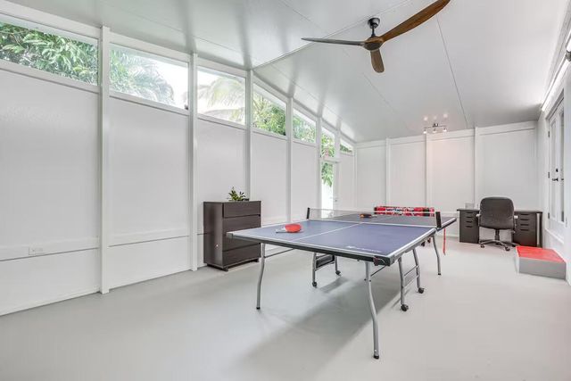 124 SW 2nd Street, Hallandale Beach, FL 33009