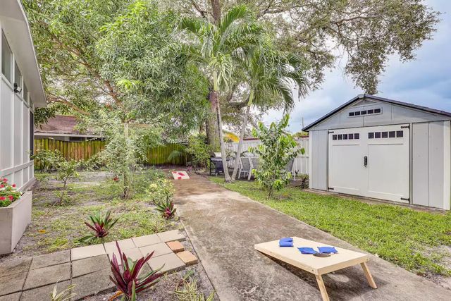124 SW 2nd Street, Hallandale Beach, FL 33009