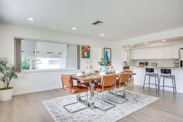 124 SW 2nd Street, Hallandale Beach, FL 33009