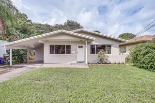 124 SW 2nd Street, Hallandale Beach, FL 33009