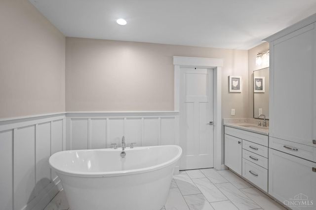 3443 Ault View Avenue, Cincinnati, OH 45208