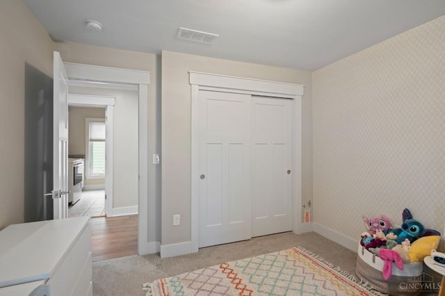 3443 Ault View Avenue, Cincinnati, OH 45208