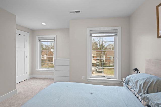 3443 Ault View Avenue, Cincinnati, OH 45208