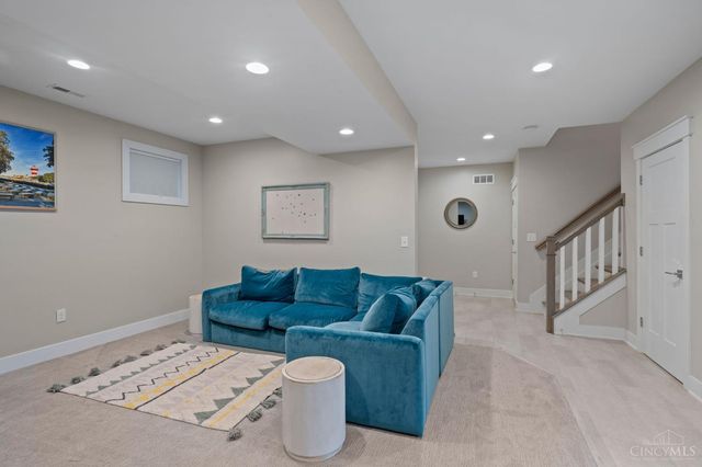 3443 Ault View Avenue, Cincinnati, OH 45208