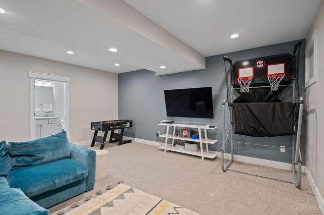 3443 Ault View Avenue, Cincinnati, OH 45208