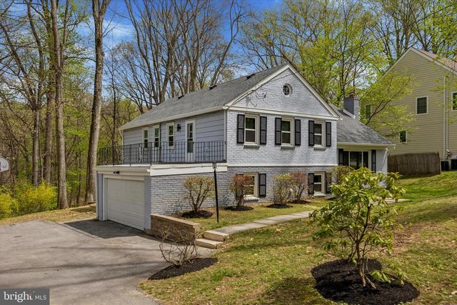 699 W VALLEY RD, Wayne, PA 19087