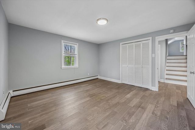 699 W VALLEY RD, Wayne, PA 19087