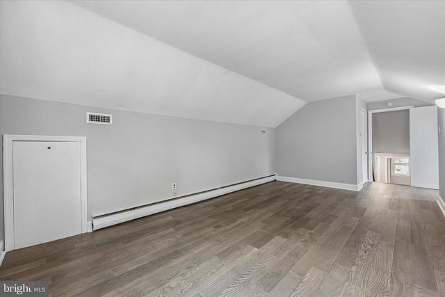 699 W VALLEY RD, Wayne, PA 19087