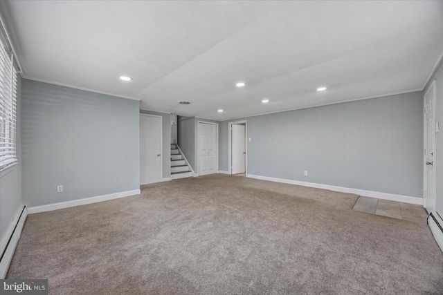 699 W VALLEY RD, Wayne, PA 19087