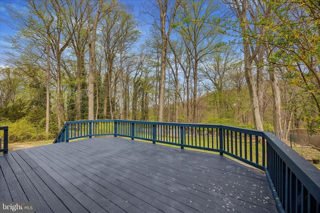 699 W VALLEY RD, Wayne, PA 19087