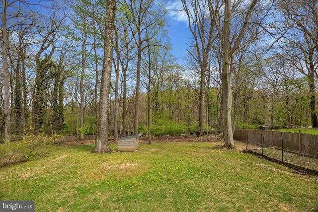 699 W VALLEY RD, Wayne, PA 19087