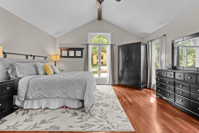 216 HICKORY Road, Oakwood Hills, IL 60013