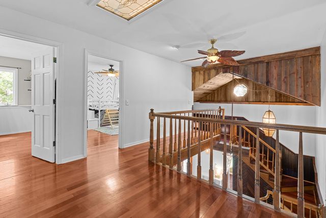 216 HICKORY Road, Oakwood Hills, IL 60013