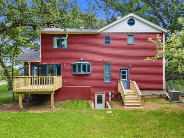 216 HICKORY Road, Oakwood Hills, IL 60013