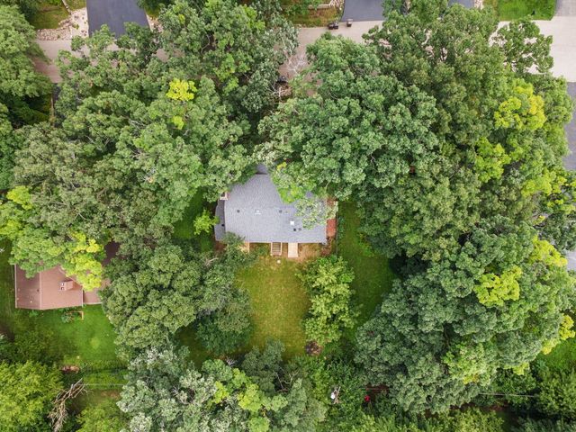 216 HICKORY Road, Oakwood Hills, IL 60013