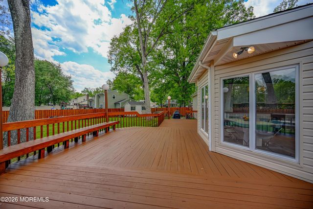 40 Woodstock Place, Freehold, NJ 07728