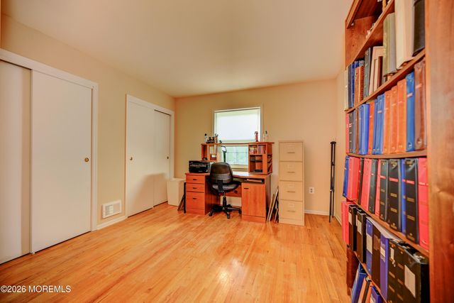40 Woodstock Place, Freehold, NJ 07728
