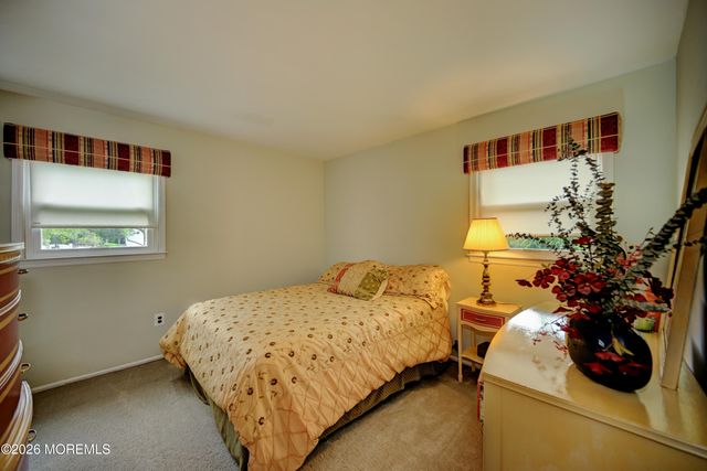 40 Woodstock Place, Freehold, NJ 07728