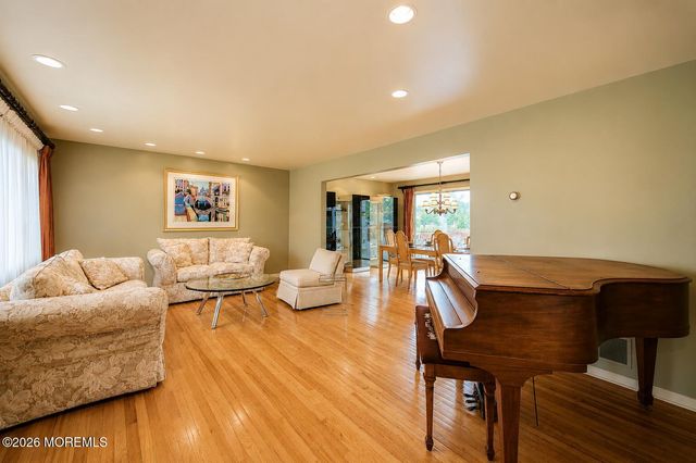 40 Woodstock Place, Freehold, NJ 07728