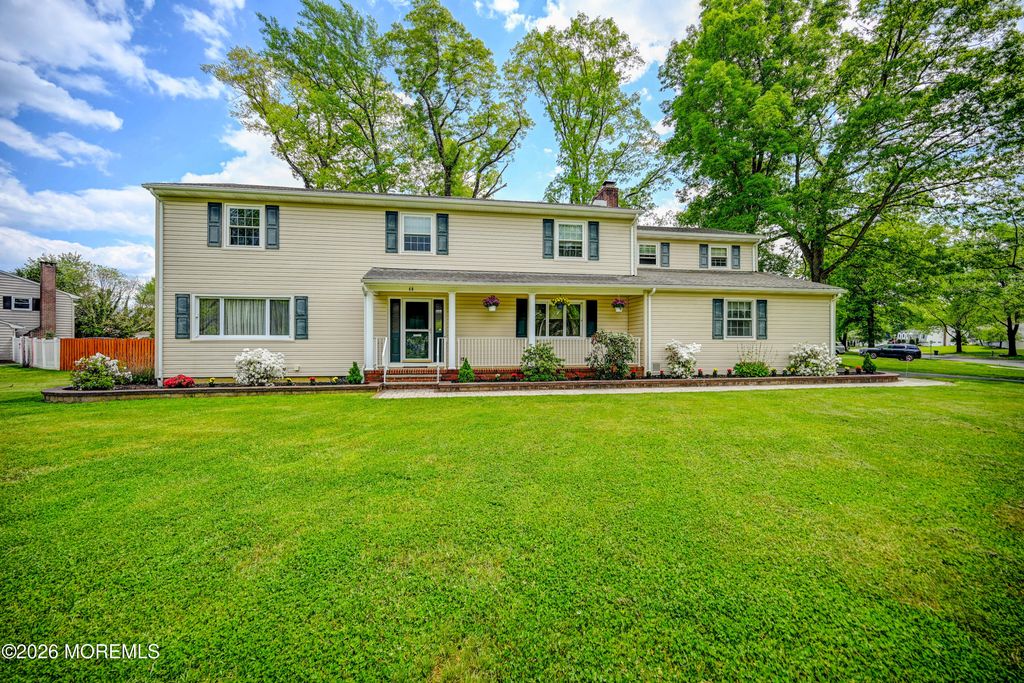 40 Woodstock Place, Freehold, NJ 07728
