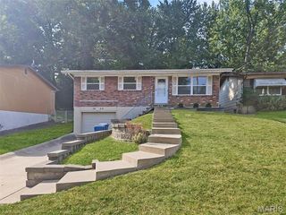 7454 Blanding Drive, St Louis, MO 63135